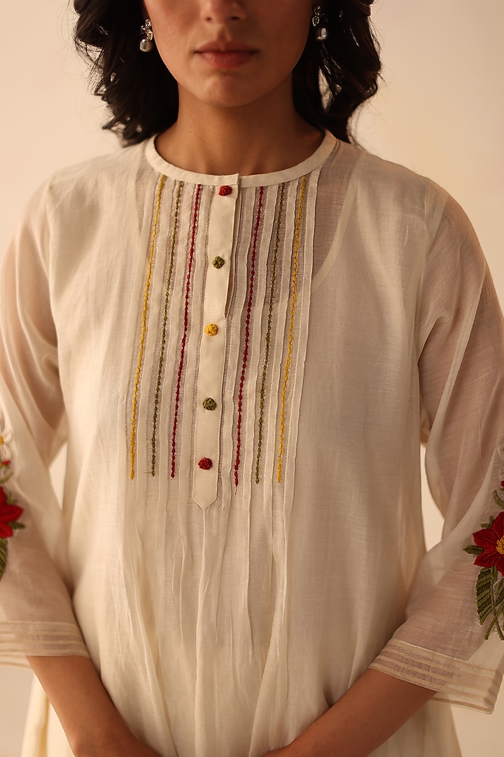 Ivory Chanderi Hand Embroidered Kurta Set by Begum Pret at Pernia's Pop Up Shop