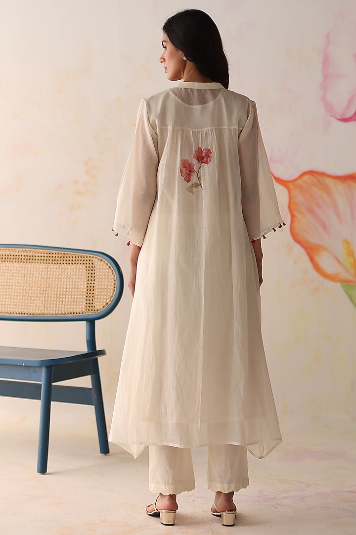 Ivory Chanderi Cutdana & Floral Applique Embroidered Kurta set by Begum Pret at Pernia's Pop Up Shop