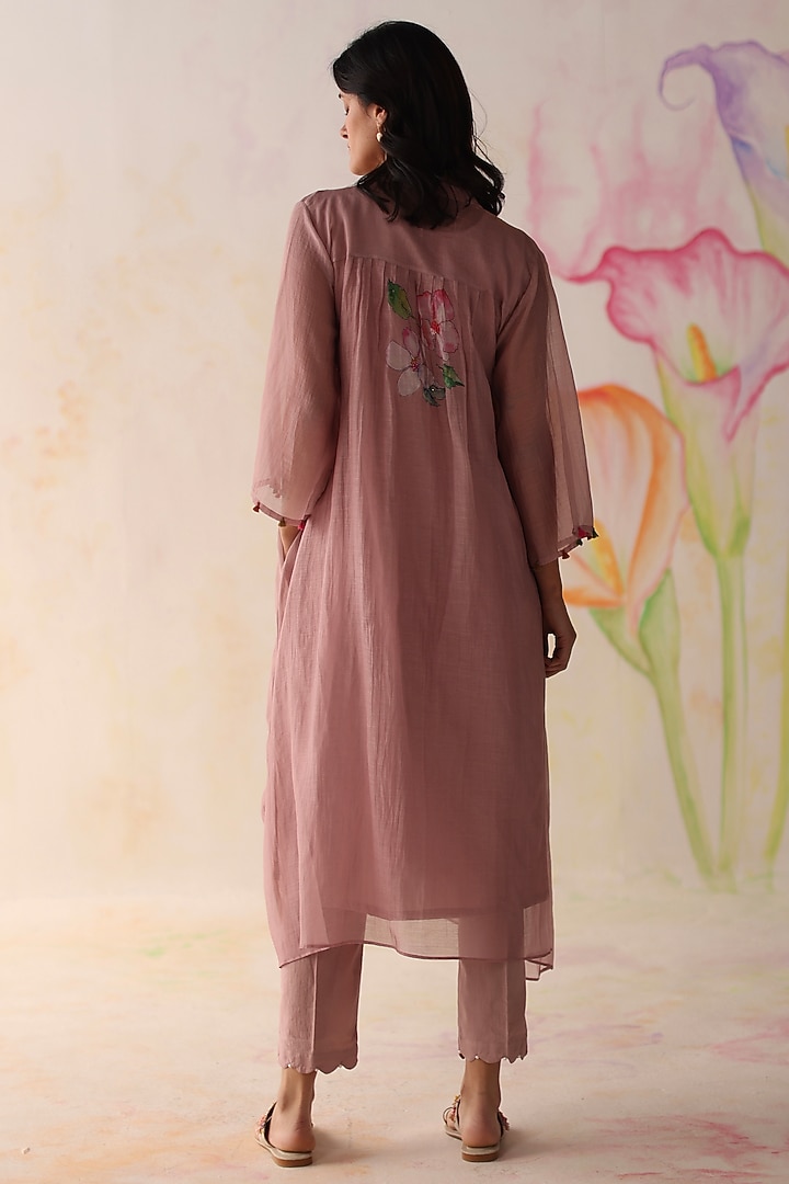 Pink Chanderi Cutdana & Floral Applique Embroidered Kurta set by Begum Pret at Pernia's Pop Up Shop