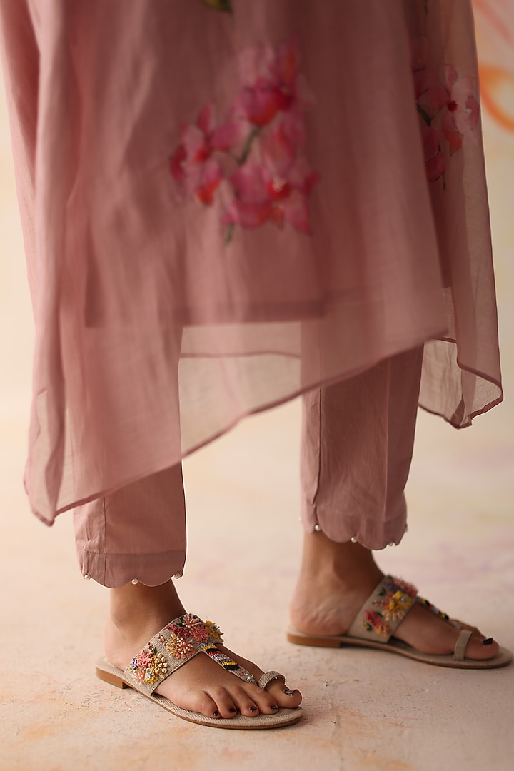 Pink Chanderi Cutdana & Floral Applique Embroidered Kurta set by Begum Pret at Pernia's Pop Up Shop