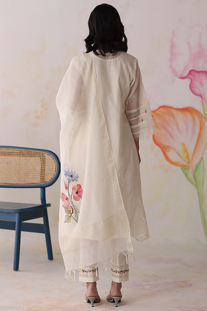 Ivory Chanderi Hand Embroidered Kurta Set by Begum Pret at Pernia's Pop Up Shop