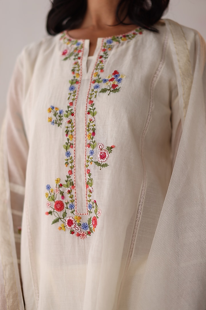Ivory Chanderi Hand Embroidered Kurta Set by Begum Pret at Pernia's Pop Up Shop