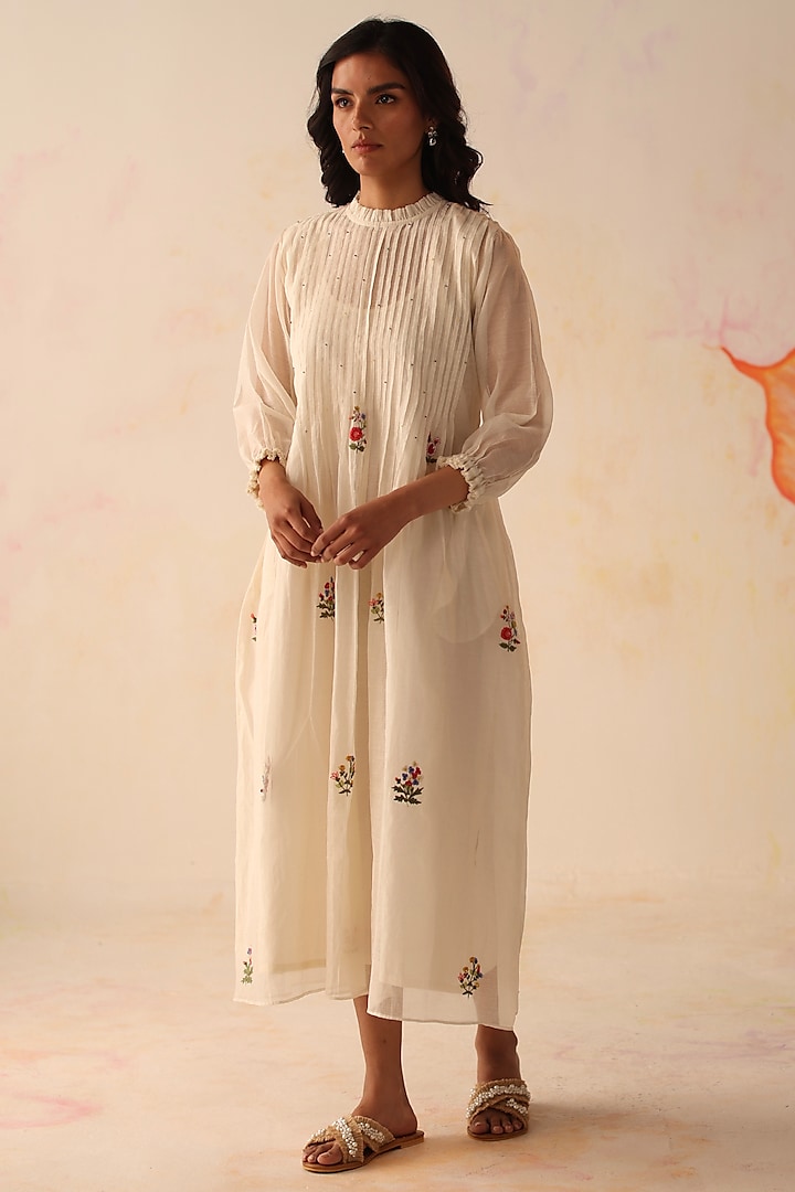 Ivory Chanderi 3D Floral Hand Embroidered Dress by Begum Pret