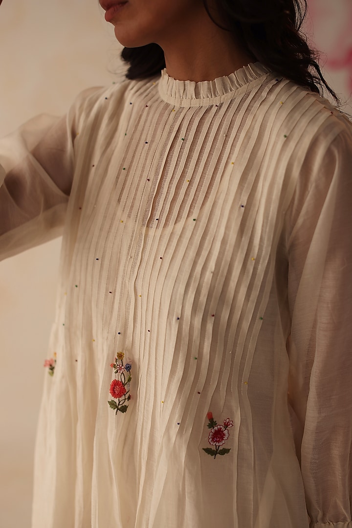 Ivory Chanderi 3D Floral Hand Embroidered Vacation Dress by Begum Pret at Pernia's Pop Up Shop