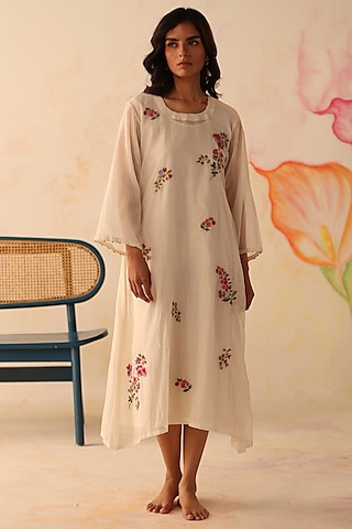 Ivory Chanderi 3D Floral Embroidered Dress by Begum Pret
