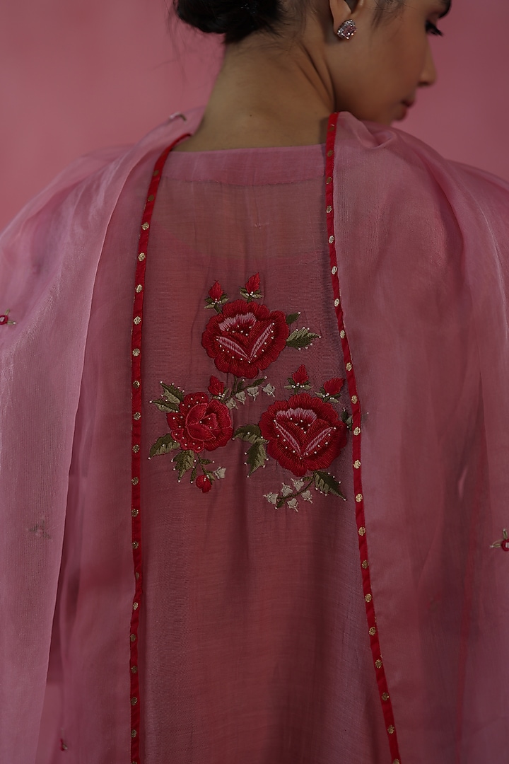 Pink Chanderi Silk Hand Embroidered Kurta Set by Begum Pret at Pernia's Pop Up Shop