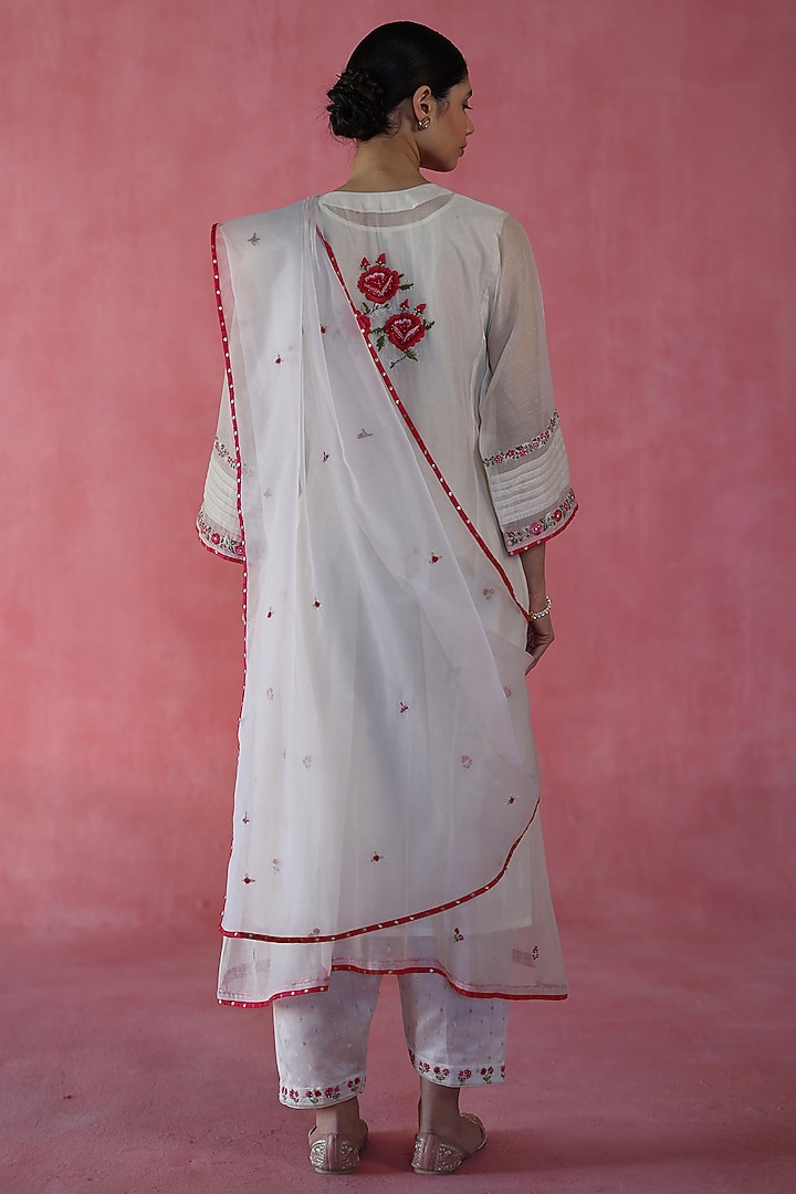 Ivory Chanderi Silk Hand Embroidered Kurta Set by Begum Pret at Pernia's Pop Up Shop