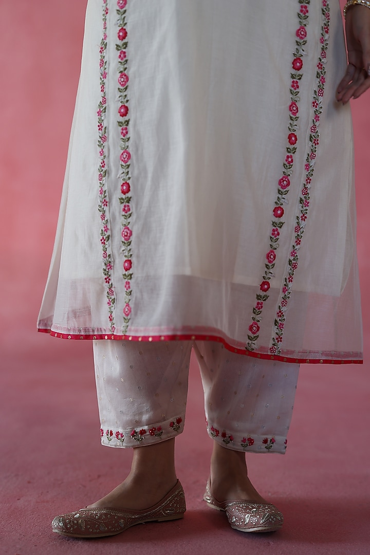 Ivory Chanderi Silk Hand Embroidered Kurta Set by Begum Pret at Pernia's Pop Up Shop