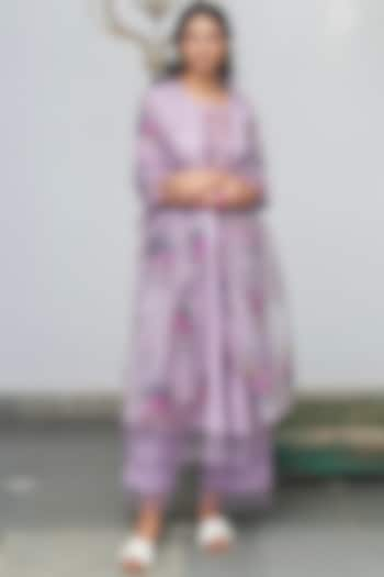 Mauve Hand Embroidered Kurta Set by Begum Pret at Pernia's Pop Up Shop