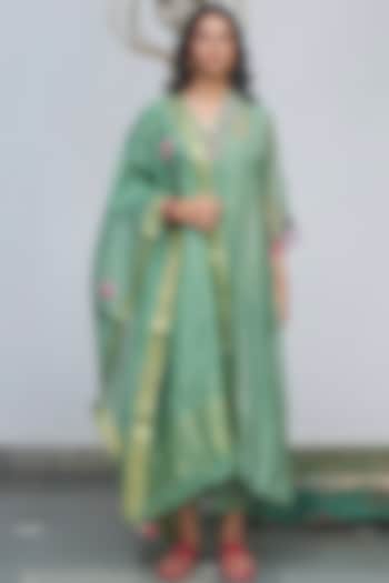 Olive Green Kurta Set With Sequins Work by Begum Pret at Pernia's Pop Up Shop