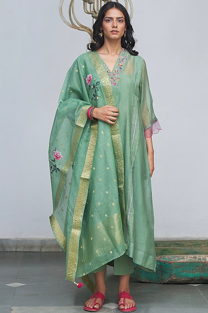 Olive Green Kurta Set With Sequins Work by Begum Pret at Pernia's Pop Up Shop