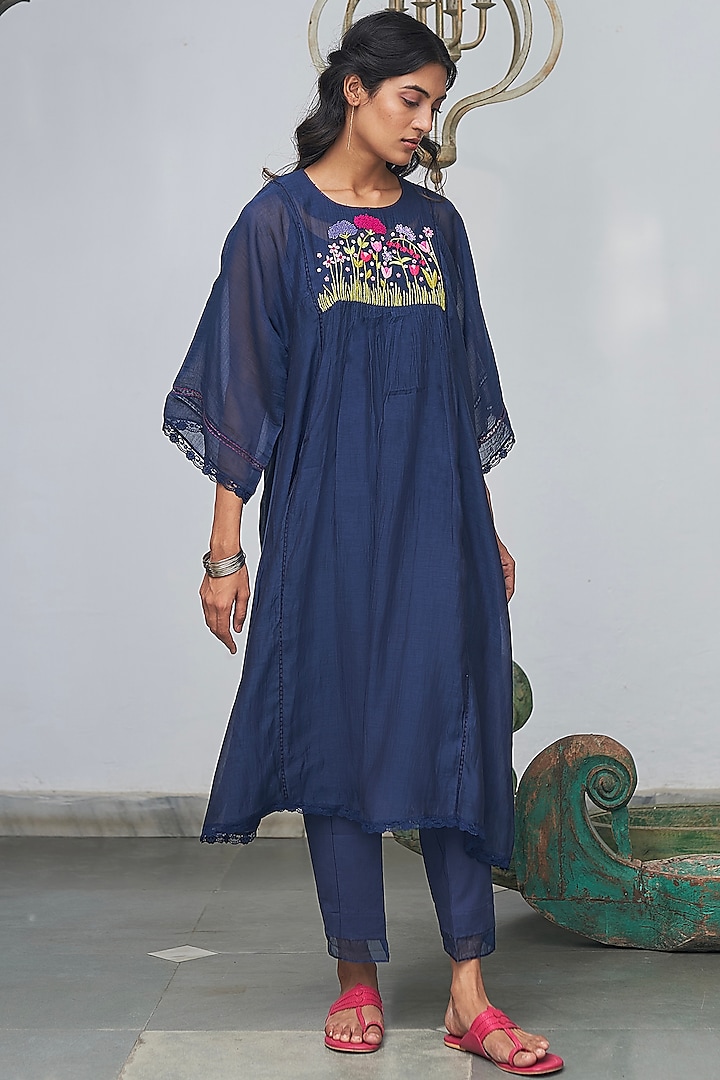 Midnight Blue Machine Embroidered Kurta Set by Begum Pret
