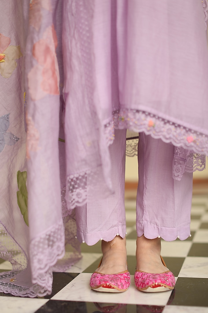 Lavender Embroidered Kurta Set by Begum Pret at Pernia's Pop Up Shop