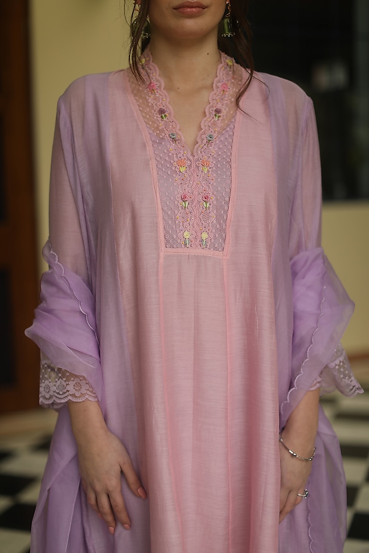 Pink & Lavender Embroidered Kurta Set by Begum Pret at Pernia's Pop Up Shop