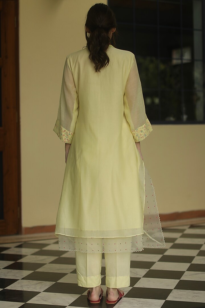 Lemon Yellow Embroidered Kurta Set by Begum Pret at Pernia's Pop Up Shop
