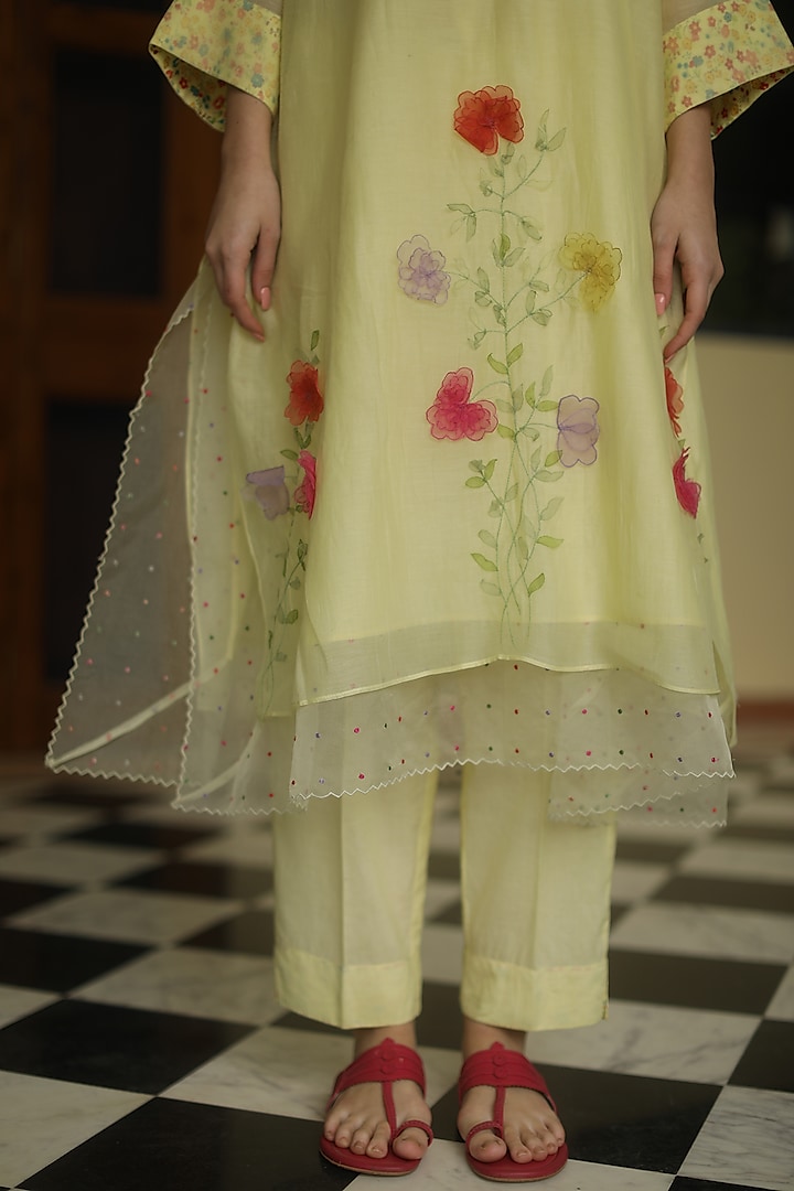 Lemon Yellow Embroidered Kurta Set by Begum Pret at Pernia's Pop Up Shop