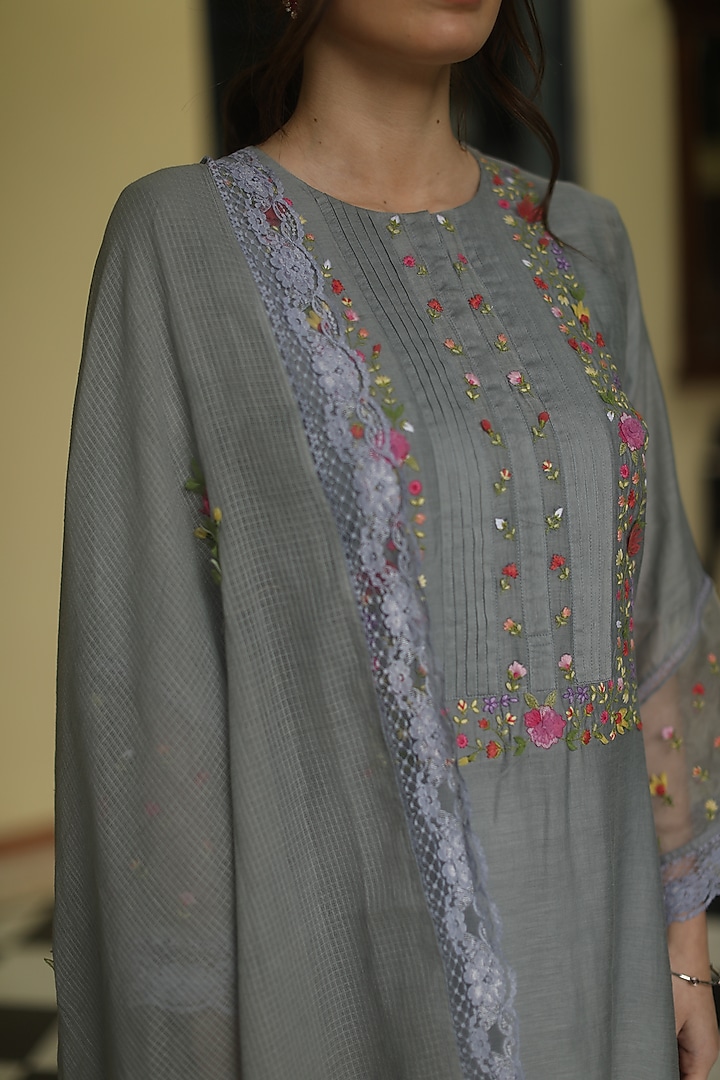 Grey Chanderi Kurta Set by Begum Pret at Pernia's Pop Up Shop
