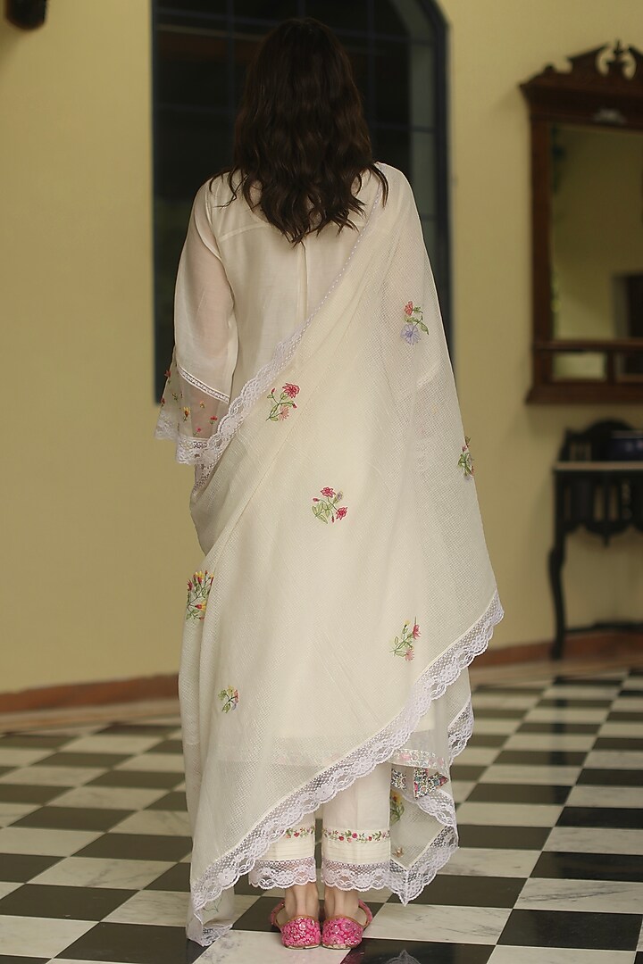 Ivory Chanderi Embroidered Kurta Set by Begum Pret at Pernia's Pop Up Shop