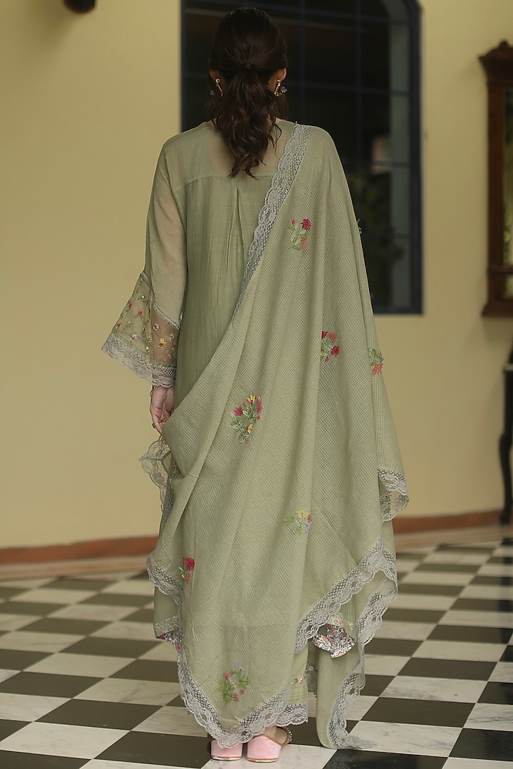Olive Green Embroidered Kurta Set by Begum Pret at Pernia's Pop Up Shop