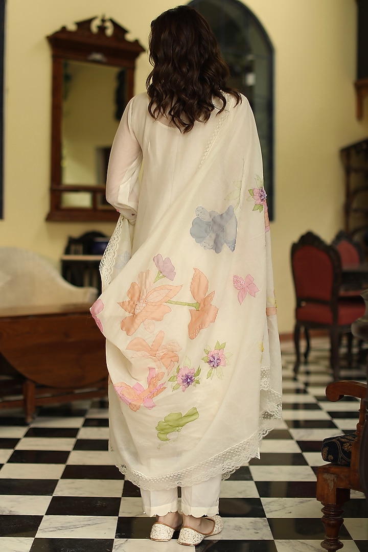 Ivory Chanderi Kurta Set by Begum Pret at Pernia's Pop Up Shop