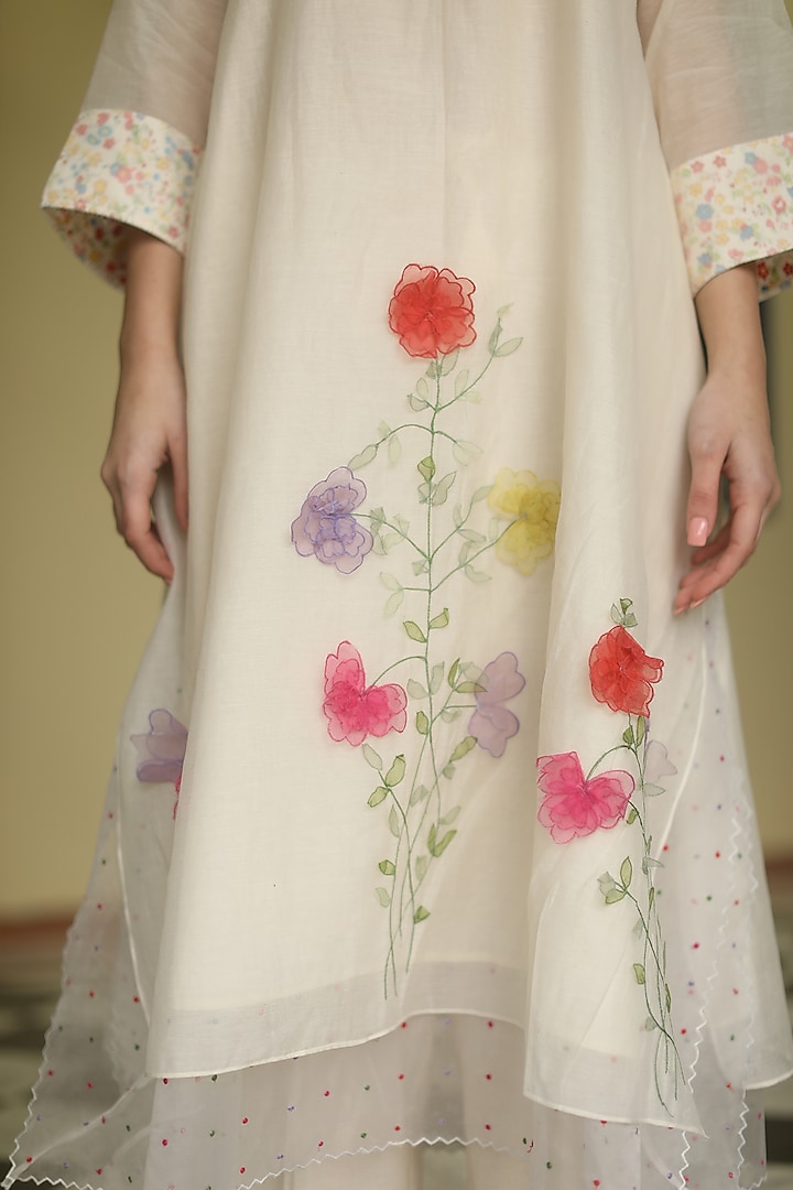 Ivory Hand Embroidered Kurta Set by Begum Pret at Pernia's Pop Up Shop