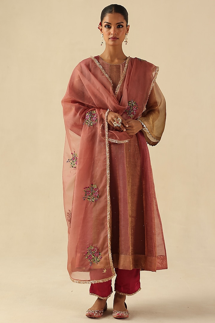 Peach Handloom Organza Tissue Silk Kurta Set by Begum Pret at Pernia's Pop Up Shop