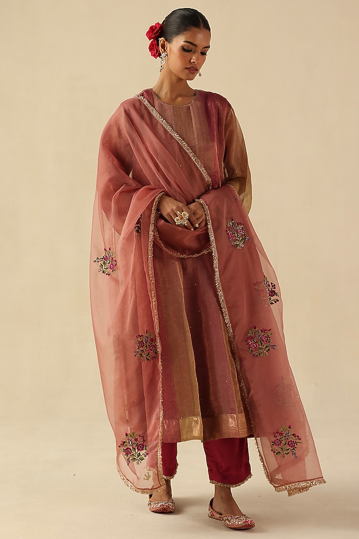 Peach Handloom Organza Tissue Silk Kurta Set by Begum Pret at Pernia's Pop Up Shop