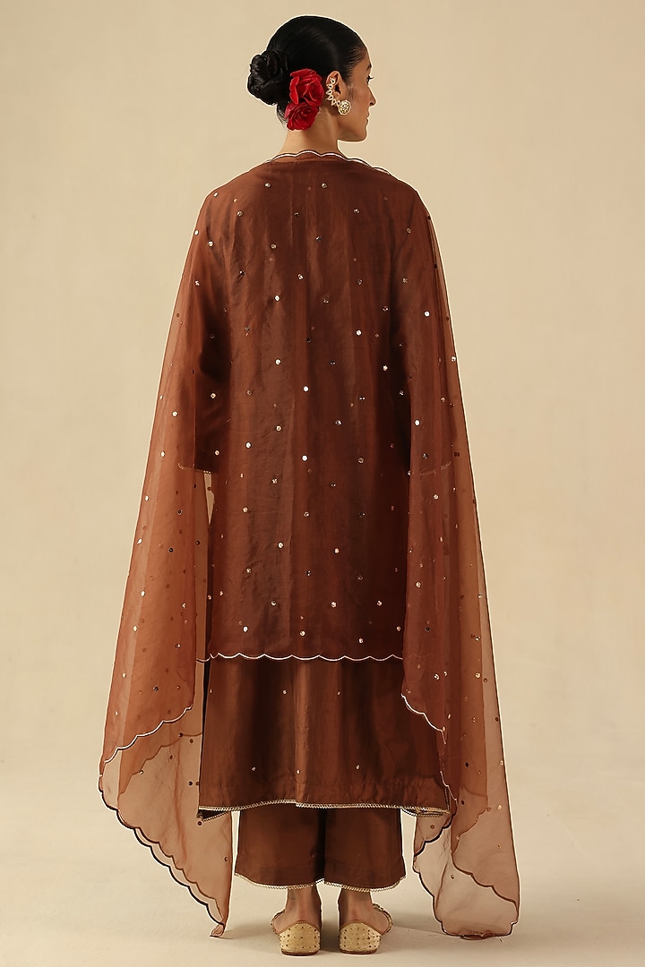 Copper Banarasi Silk Rose Motif Hand Embroidered Kurta Set by Begum Pret at Pernia's Pop Up Shop