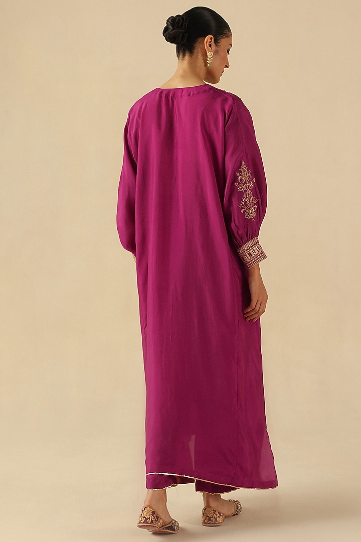 Magenta Habutai Silk Hand Embroidered A-Line Kurta Set by Begum Pret at Pernia's Pop Up Shop