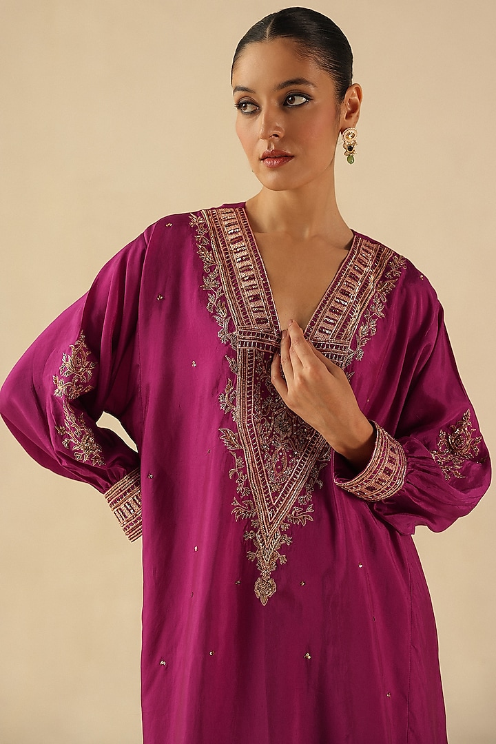Magenta Habutai Silk Hand Embroidered A-Line Kurta Set by Begum Pret at Pernia's Pop Up Shop