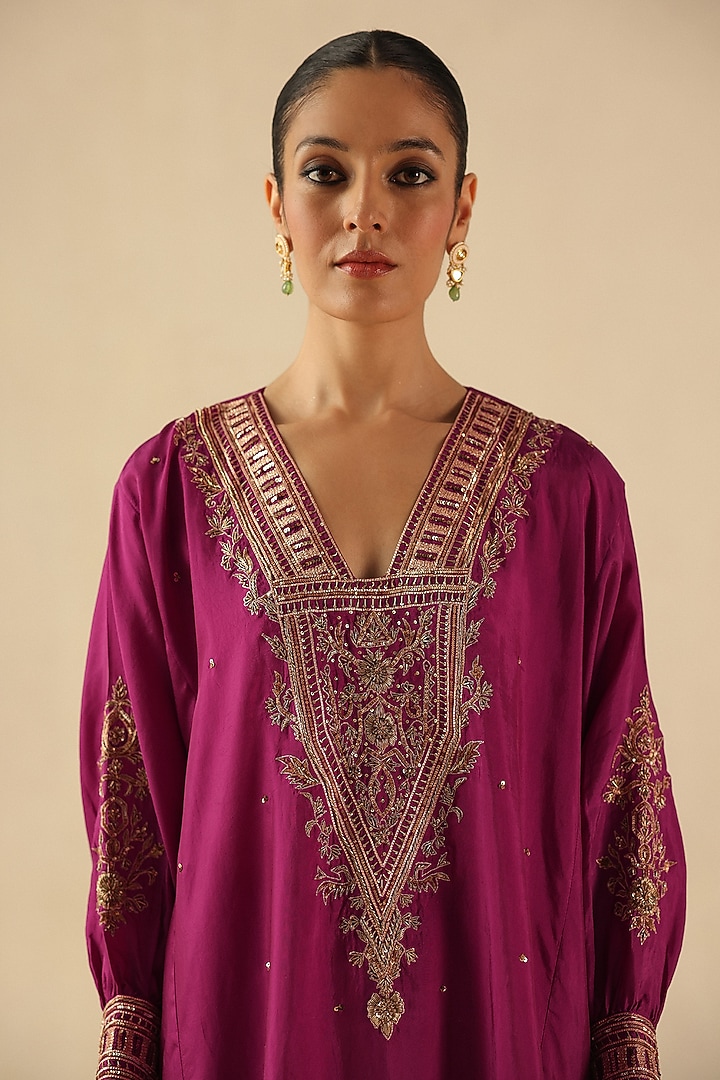Magenta Habutai Silk Hand Embroidered A-Line Kurta Set by Begum Pret at Pernia's Pop Up Shop