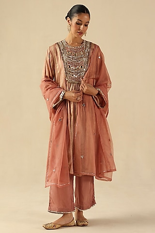 Peach Zari Moonga Silk Mirror Hand Embroidered Kurta Set by Begum Pret