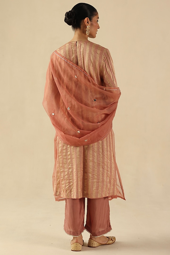 Peach Zari Moonga Silk Mirror Hand Embroidered Kurta Set by Begum Pret at Pernia's Pop Up Shop