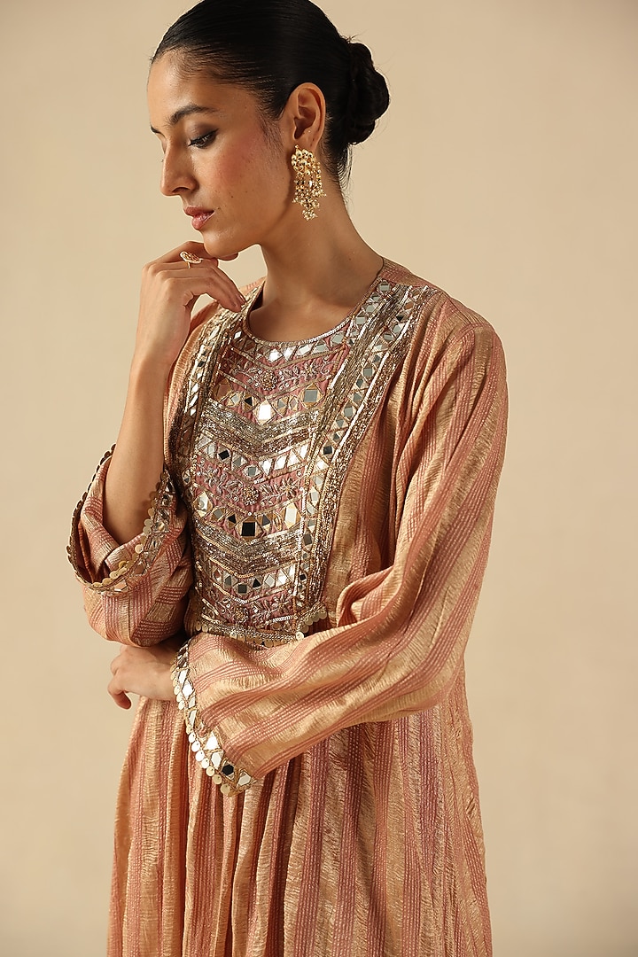 Peach Zari Moonga Silk Mirror Hand Embroidered Kurta Set by Begum Pret at Pernia's Pop Up Shop