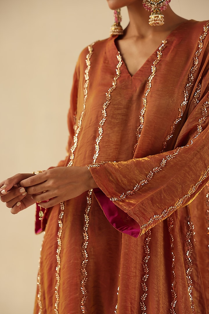 Garnet-Colored Metallic Tissue Silk Cutdana Hand Embroidered Kurta Set by Begum Pret at Pernia's Pop Up Shop