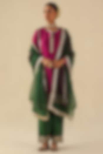 Fuchsia Habutai Silk Gota Hand Embroidered A-Line Short Kurta Set by Begum Pret at Pernia's Pop Up Shop