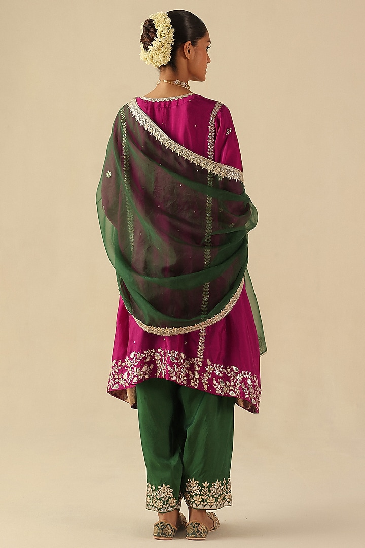 Fuchsia Habutai Silk Gota Hand Embroidered A-Line Short Kurta Set by Begum Pret at Pernia's Pop Up Shop