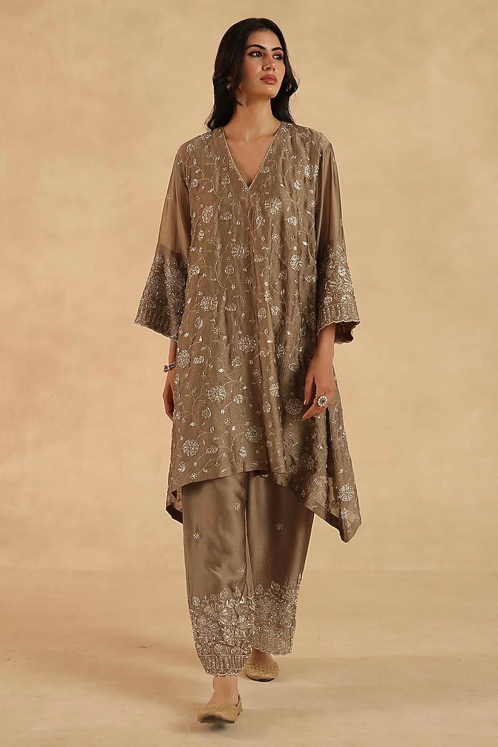 Gold-Brown Crushed Crepe Thread Embroidered Kurta Set by Begum Pret at Pernia's Pop Up Shop