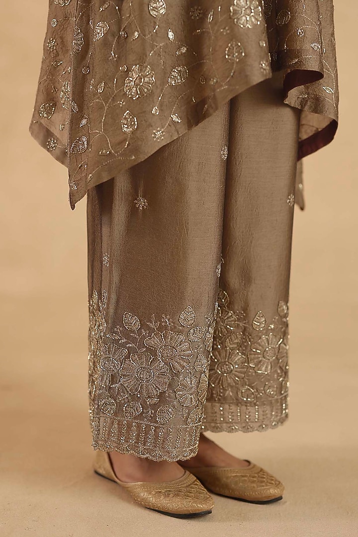 Gold-Brown Crushed Crepe Thread Embroidered Kurta Set by Begum Pret at Pernia's Pop Up Shop