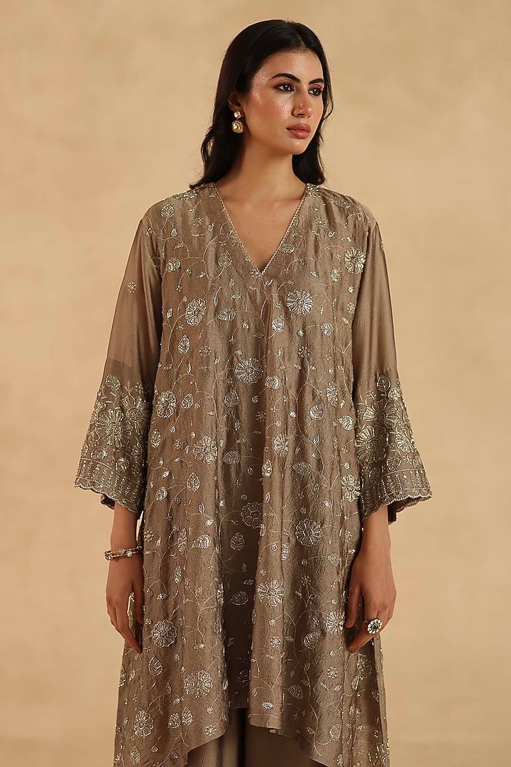 Gold-Brown Crushed Crepe Thread Embroidered Kurta Set by Begum Pret at Pernia's Pop Up Shop