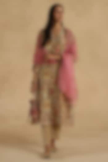 Ivory Silk Floral Embroidered Straight Kurta Set by Begum Pret at Pernia's Pop Up Shop