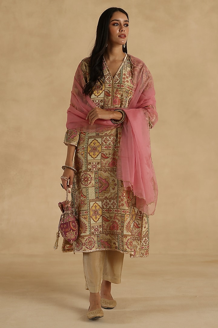 Ivory Silk Floral Embroidered Straight Kurta Set by Begum Pret at Pernia's Pop Up Shop