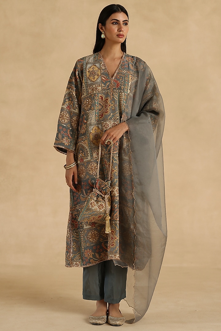 Grey Silk Floral Patchwork Straight Kurta Set by Begum Pret at Pernia's Pop Up Shop