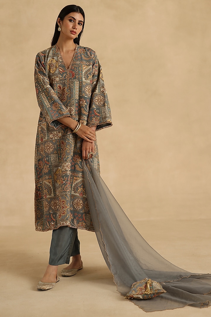 Grey Silk Floral Patchwork Straight Kurta Set by Begum Pret at Pernia's Pop Up Shop