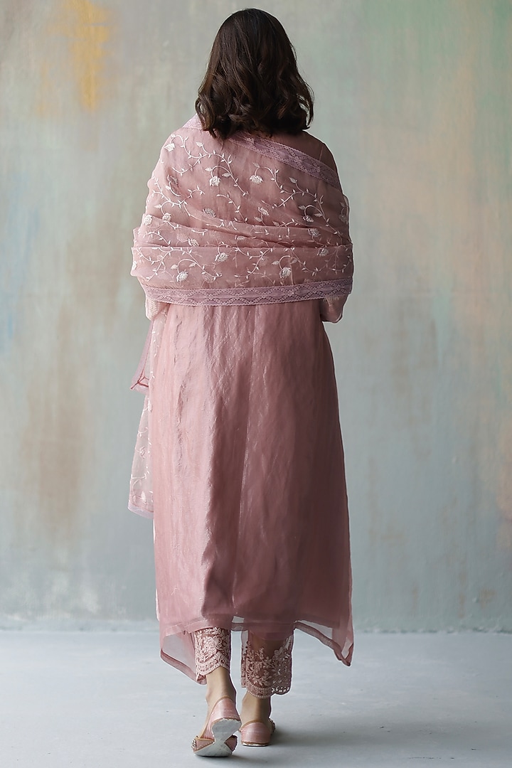 Plum Hand Embroidered Kurta Set by Begum Pret at Pernia's Pop Up Shop