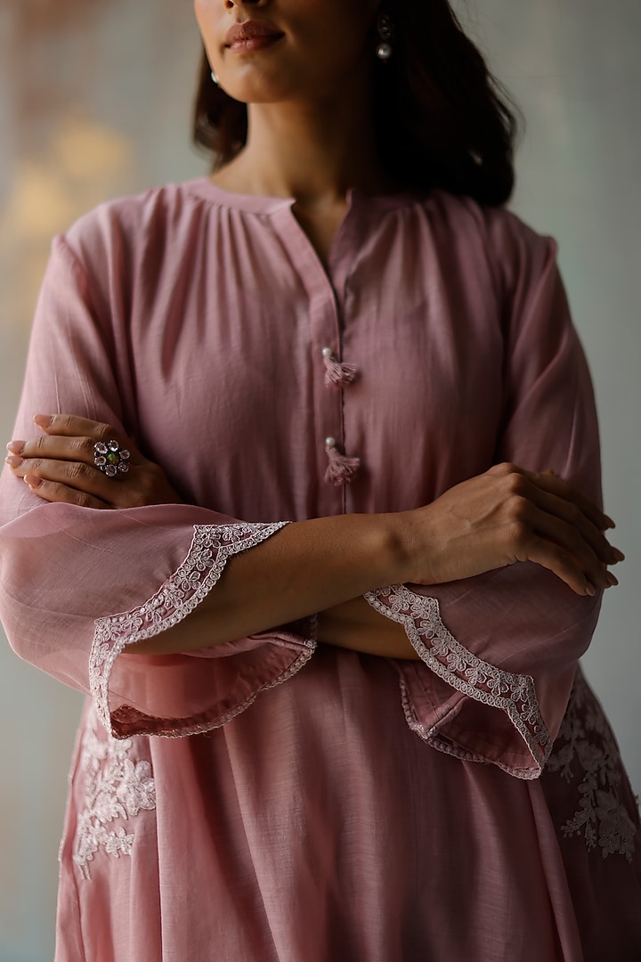Plum Handloom Chanderi Kurta Set by Begum Pret at Pernia's Pop Up Shop