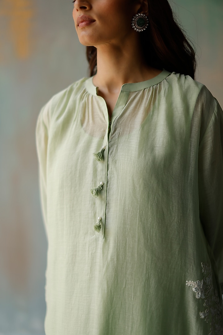 Green Handloom Chanderi Kurta Set by Begum Pret at Pernia's Pop Up Shop
