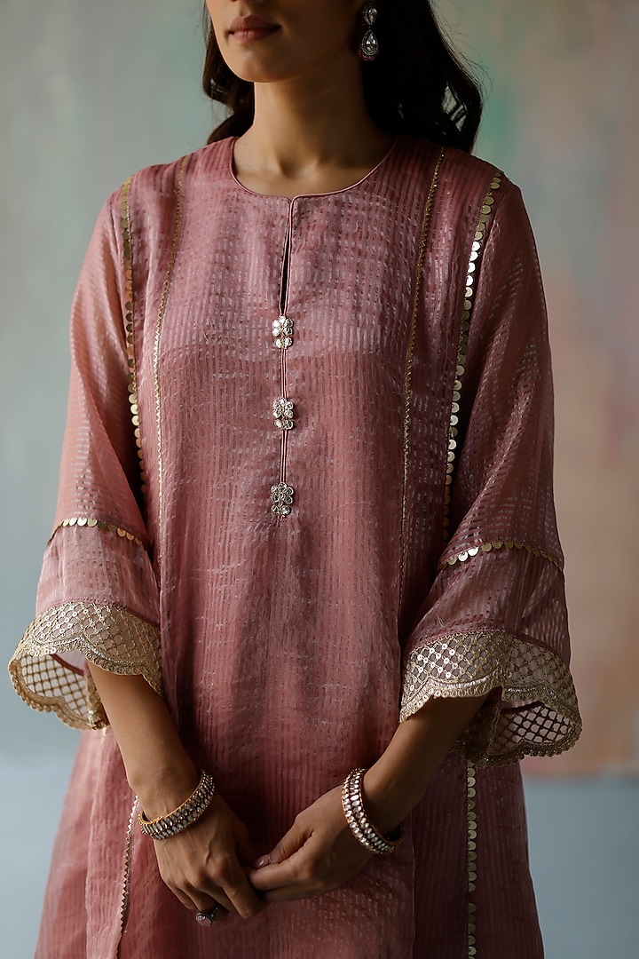Plum Embroidered Kurta Set by Begum Pret at Pernia's Pop Up Shop
