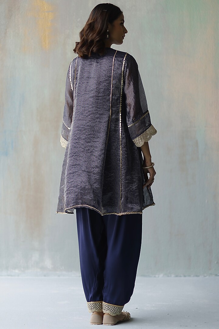Navy Blue Embroidered Kurta Set by Begum Pret at Pernia's Pop Up Shop