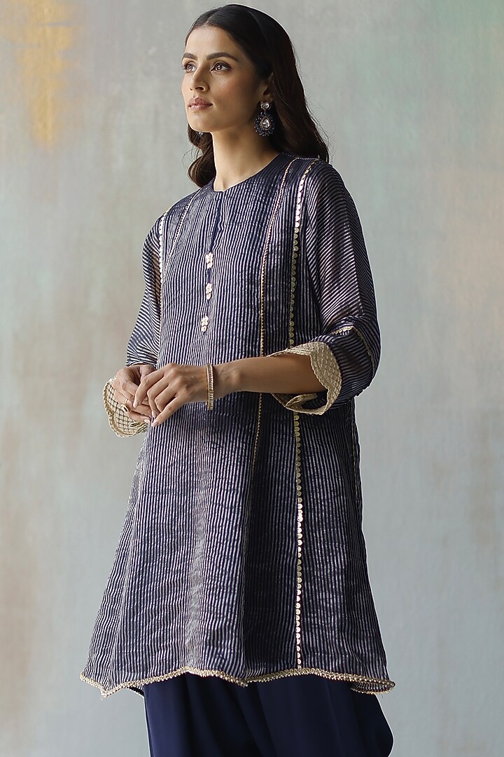 Navy Blue Embroidered Kurta Set by Begum Pret at Pernia's Pop Up Shop
